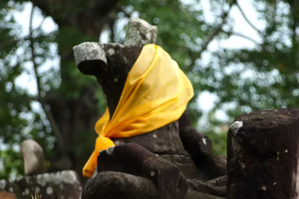 Tajlandia | Zniszczone posągi Buddy są symbolem barbarzyństwa najeźdźców i nieubłagalnego upływu czasu