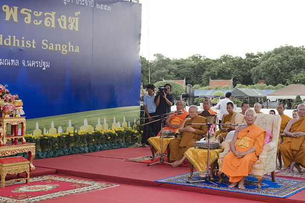 Buddyjskie święto Asalha Puja (22-26 lipca 2010)