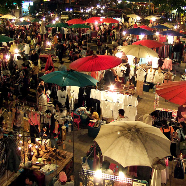 Nocny bazar w Chiang Mai