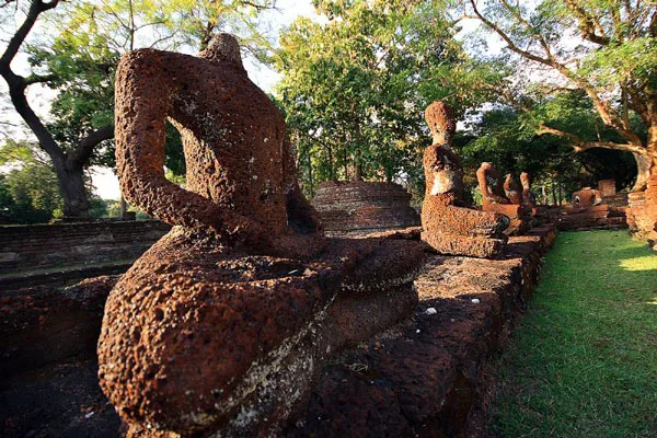 Tajlandia | Niesamowita aura ruin Kamphaeng Phet