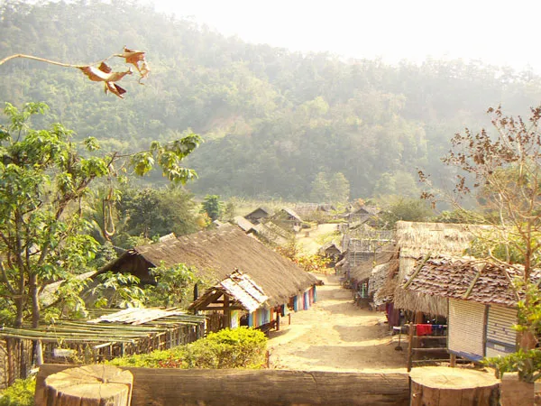 Tajlandia | W górskich rejonach Tajlandii znajduje się wiele wiosek zamieszanych przez tradycyjne plemiona Tajlandia | W górskich rejonach Tajlandii znajduje się wiele wiosek zamieszanych przez tradycyjne plemiona