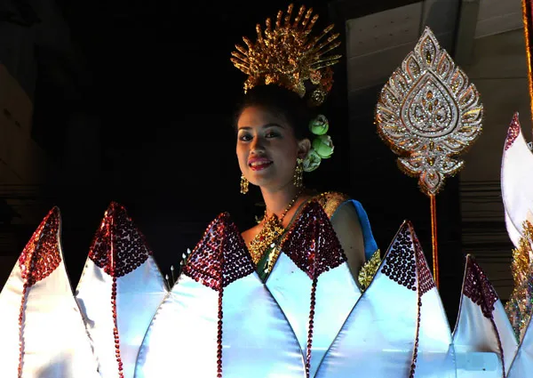 Tajlandia | Uroczyste obchody Loi Krathong