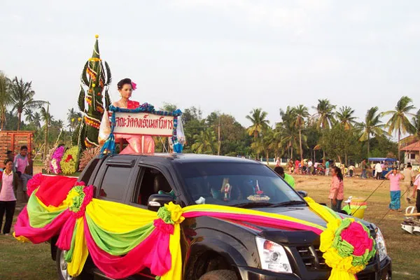 Tajlandia – Isaan | Loy Krathong – święto życzeń, zakochanych i światła