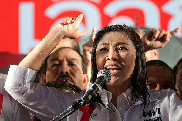 Tajlandia | Wiec wyborczy w deszczu (1 lipca 2011)