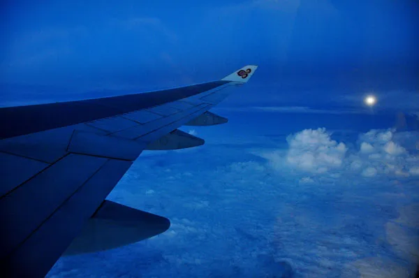 Tajlandia | Podróżując samolotem z przesiadką w jednym z krajów azjatyckich możemy ominąć Bangkok i dostać się bezpośrednio na Ko Samui lub Krabi Tajlandia | Podróżując samolotem z przesiadką w jednym z krajów azjatyckich możemy ominąć Bangkok i dostać się bezpośrednio na Ko Samui lub Krabi