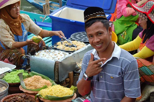 Tajlandia | Promienny uśmiech prosto z pływającego targu w Hat Yai