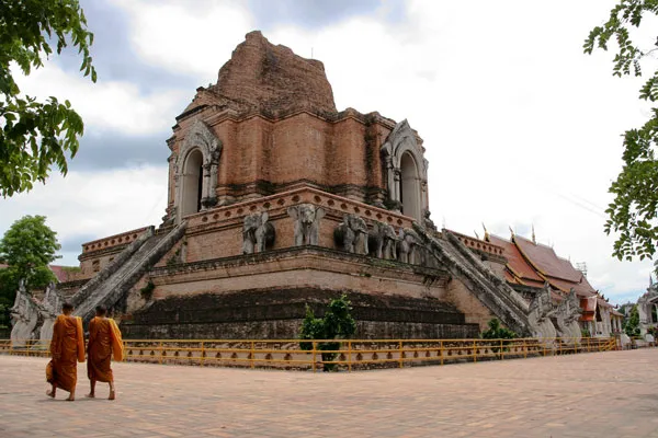 Tajlandia | Wspaniała chedi świątyni Wat Chedi Luang