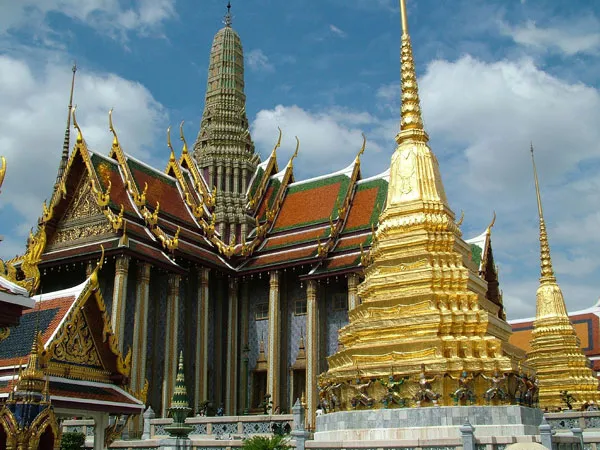 Tajlandia | Budowle zespołu świątynnego Wat Phra Kaeo