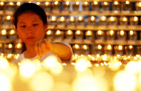 Święto Visakha Bucha (Vesak) jest jedną z najważniejszych uroczystości religijnych we wszystkich krajach buddyjskich