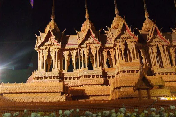 Tajlandia | Aż trudno uwierzyć, że ta budowla wykonana jest z wosku